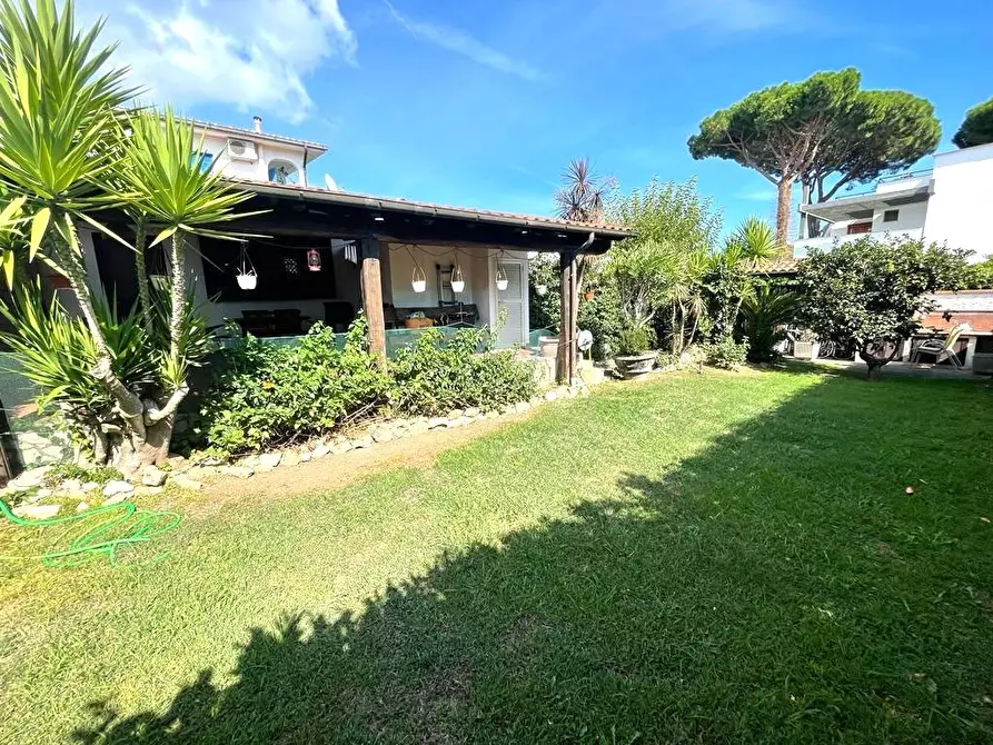 Immagine 1 di Villa in vendita  in Via Terracina 399 a San Felice Circeo