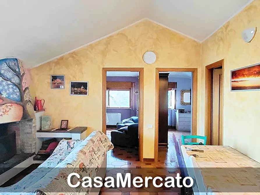 Immagine 5 di Trilocale in vendita  in Via Roma a Rocca Di Papa