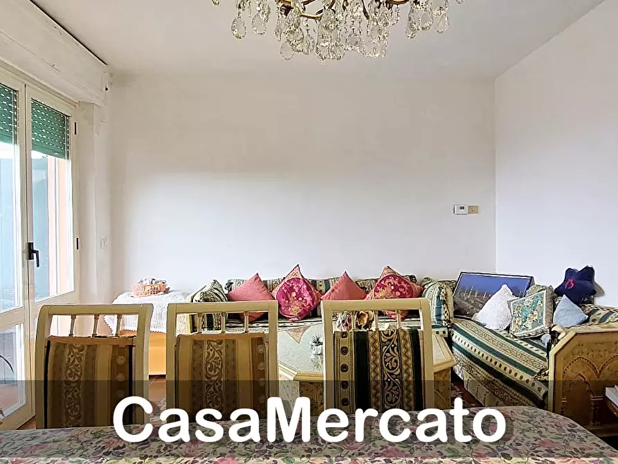 Immagine 3 di Bilocale in vendita  in Via Lucatelli a Rocca Di Papa