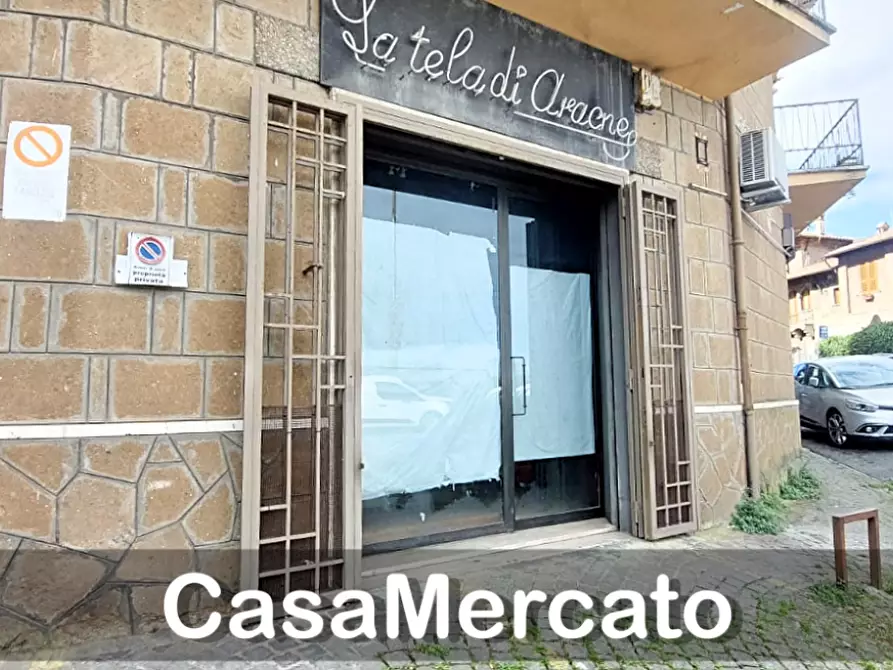 Immagine 3 di Locale commerciale in affitto  in Via Frascati a Rocca Di Papa
