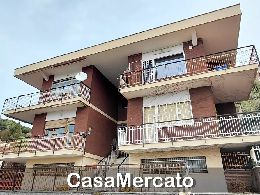 Immagine 1 di Trilocale in vendita  in Via Ovidio a Rocca Di Papa