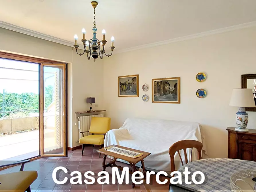 Immagine 3 di Quadrilocale in vendita  in Via Roma a Rocca Di Papa