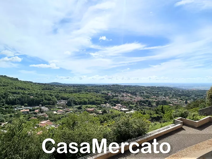 Immagine 15 di Bilocale in vendita  in Via Cavour a Rocca Di Papa