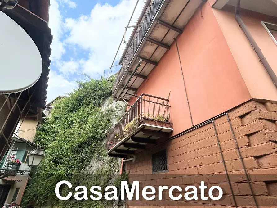 Immagine 2 di Trilocale in vendita  in Via Monte Cavo a Rocca Di Papa