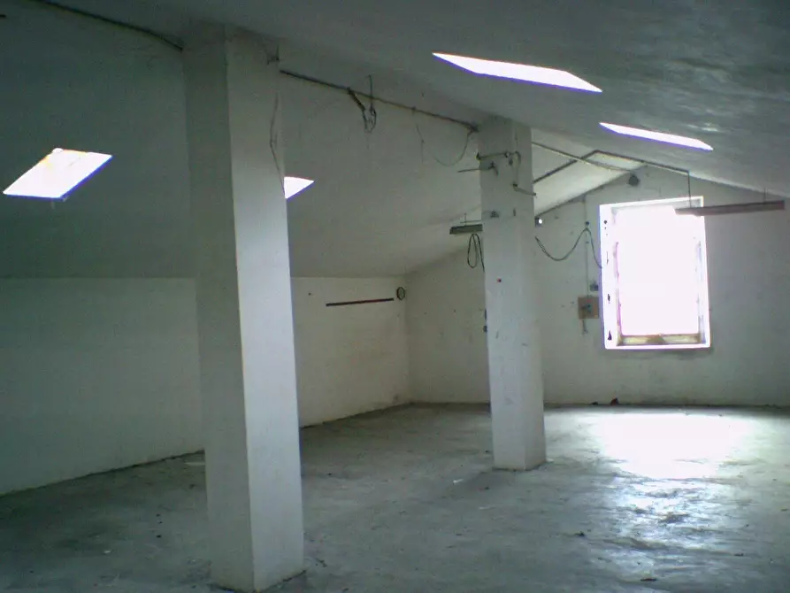 Immagine 14 di Laboratorio in vendita  a Montegiorgio