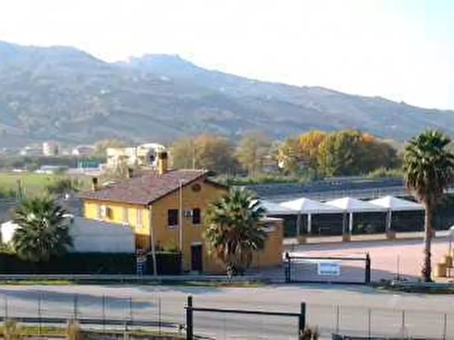 Immagine 13 di Locale commerciale in affitto  a San Benedetto Del Tronto