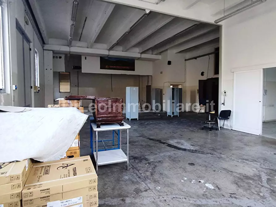 Immagine 21 di Attività artigianale in vendita  a Ascoli Piceno