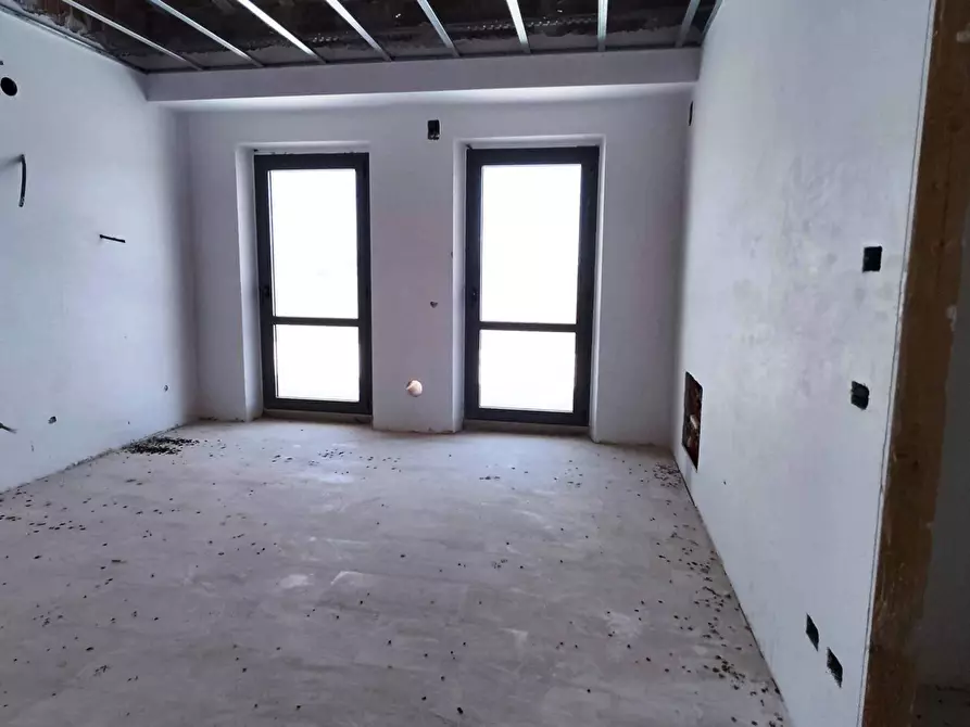 Immagine 34 di Palazzo in vendita  a Spinetoli