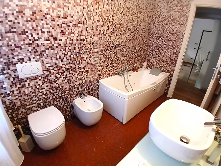 Immagine 56 di Appartamento in vendita  a San Benedetto Del Tronto