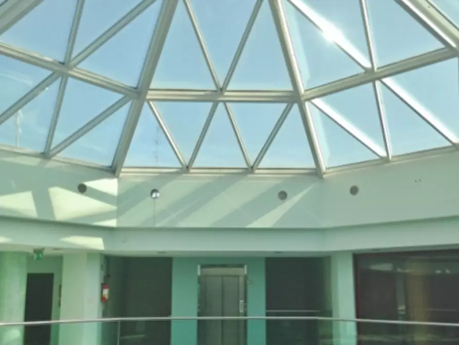 Immagine 3 di Locale commerciale in affitto  a San Benedetto Del Tronto