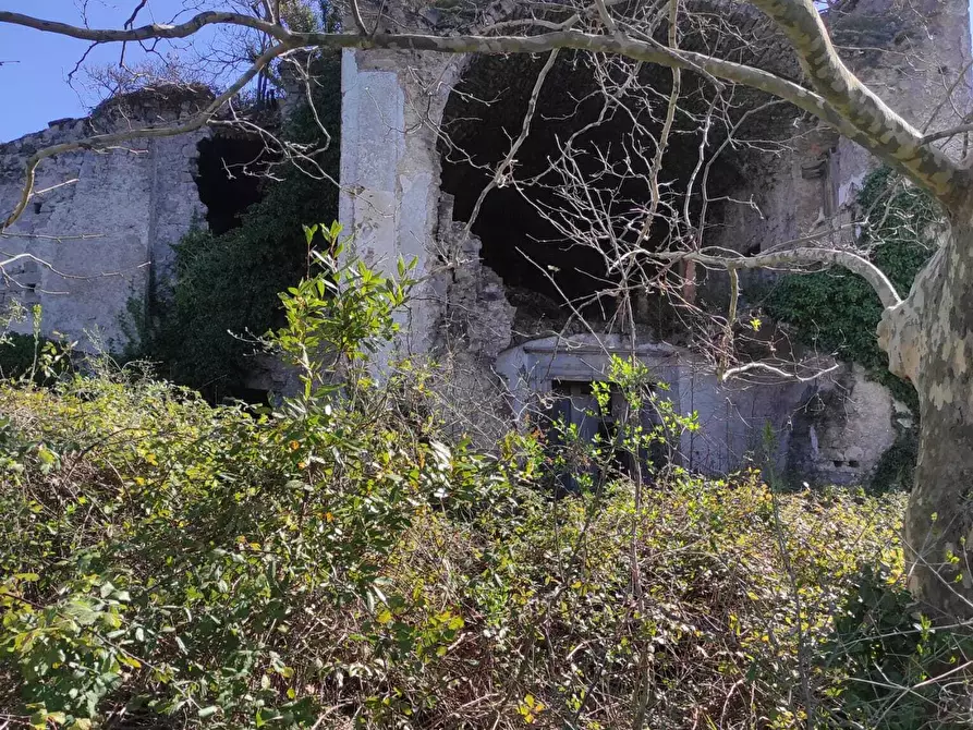 Immagine 14 di Palazzo in vendita  a Fisciano