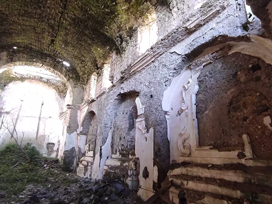 Immagine 5 di Palazzo in vendita  a Fisciano