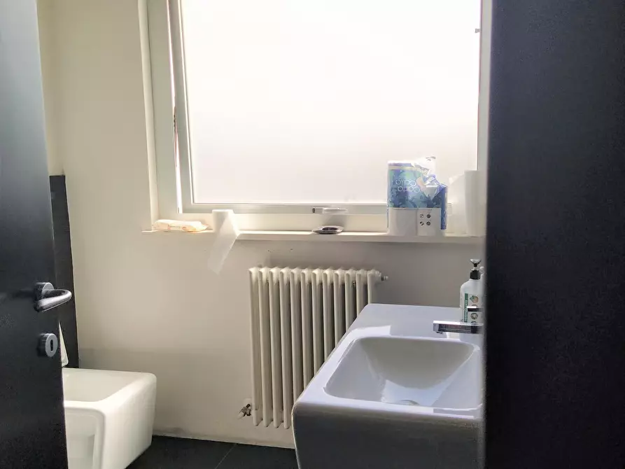 Immagine 24 di Locale commerciale in vendita  a Spinetoli