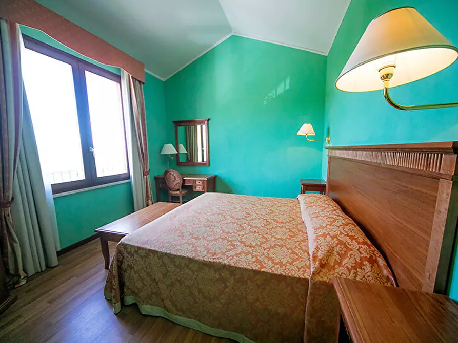Immagine 21 di Albergo/B&B/Residence in vendita  a Ripatransone