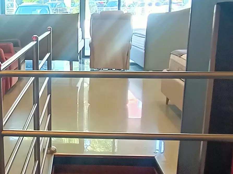 Immagine 6 di Locale commerciale in affitto  a San Benedetto Del Tronto