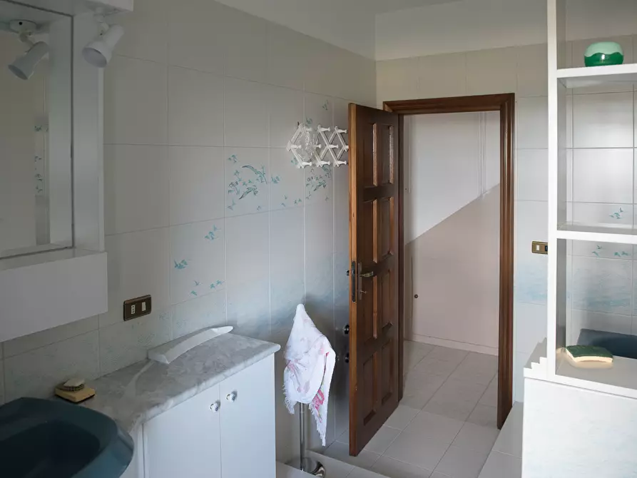 Immagine 24 di Pentalocale in vendita  in via kennedy a San Fele