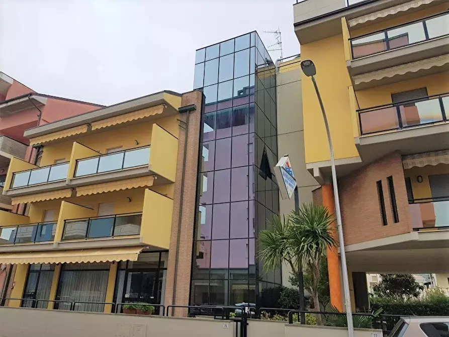 Immagine 32 di Residence in vendita  a Tortoreto