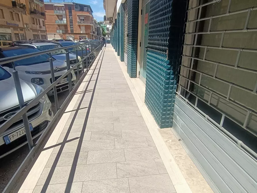 Immagine 1 di Locale commerciale in vendita  a San Benedetto Del Tronto