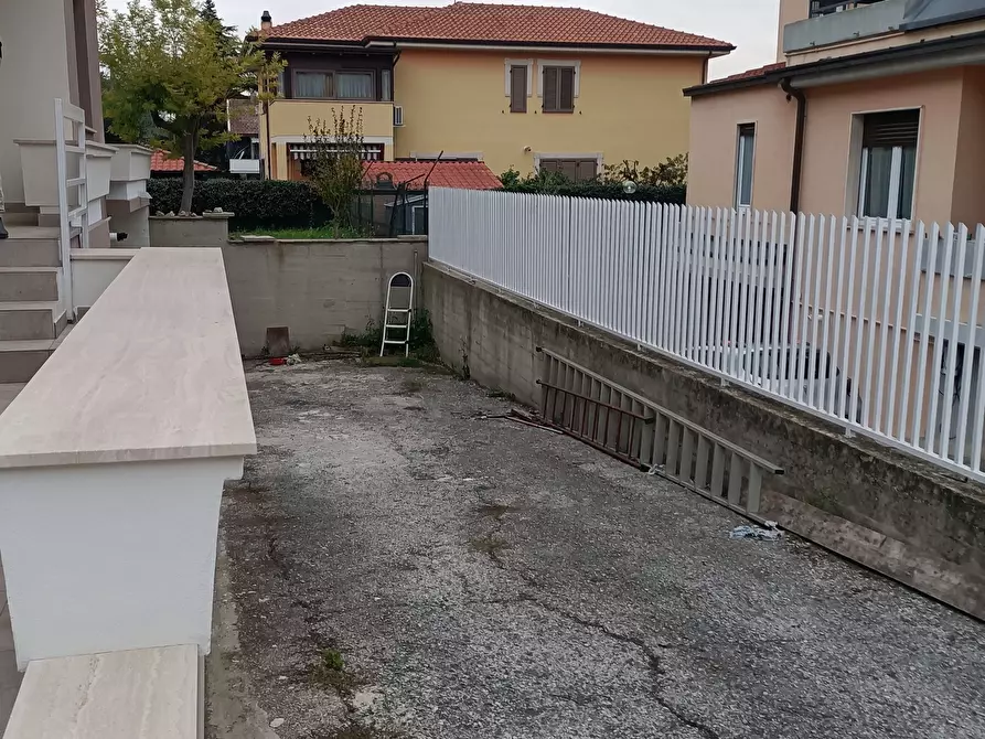Immagine 32 di Casa indipendente in vendita  a Ascoli Piceno