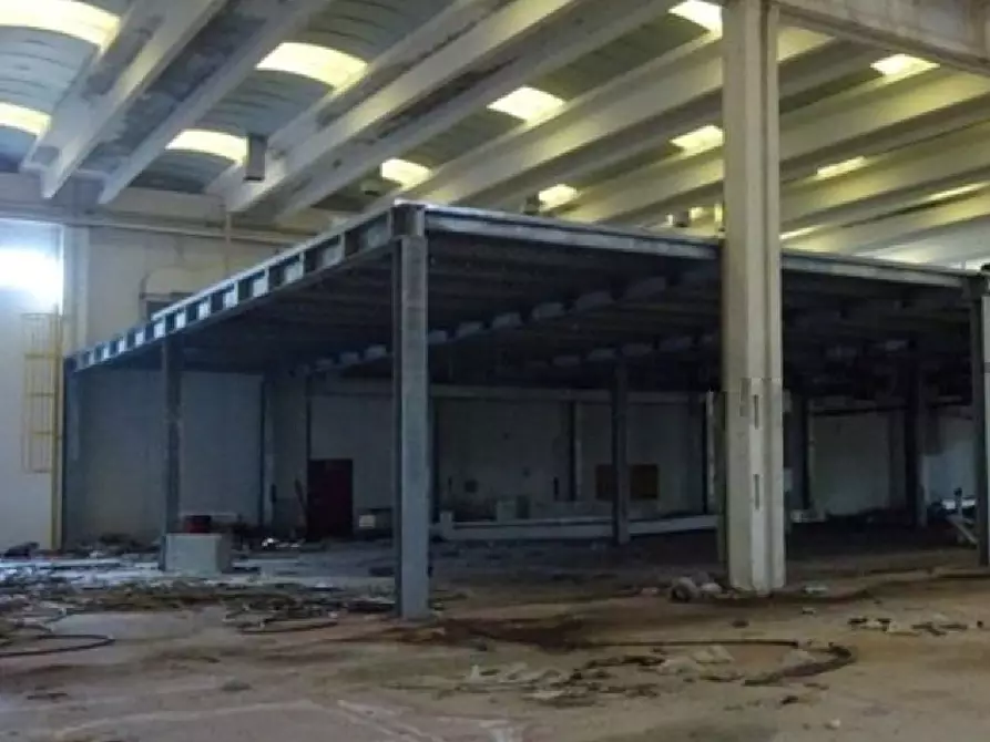 Immagine 10 di Capannone industriale in vendita  a Colonnella