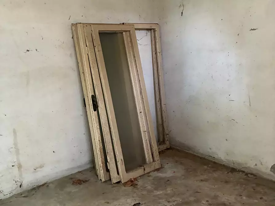 Immagine 31 di Rustico / casale in vendita  a Carassai