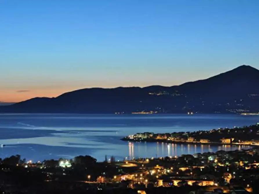 Immagine 3 di Attività commerciale in vendita  a Salerno