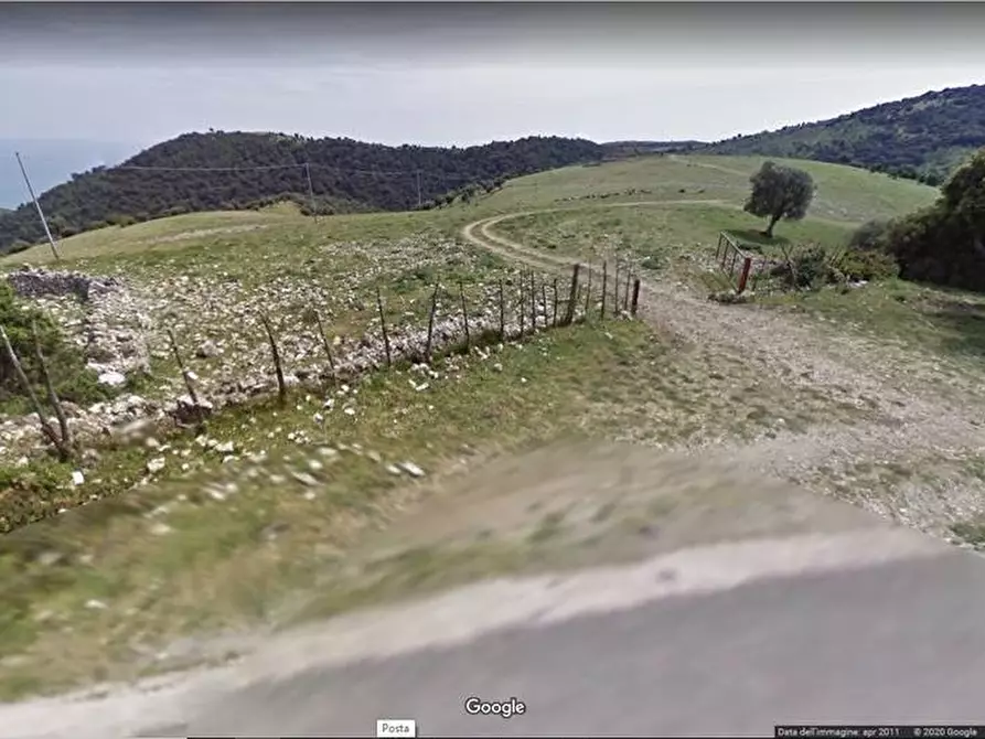 Immagine 20 di Terreno agricolo in vendita  a Mattinata