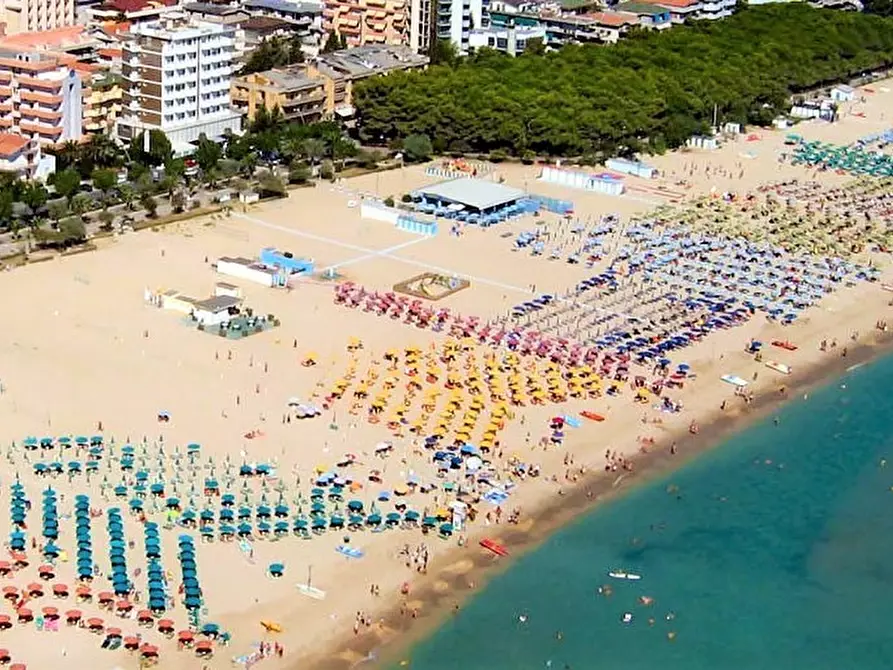 Immagine 1 di Casa vacanze in vendita  a Alba Adriatica