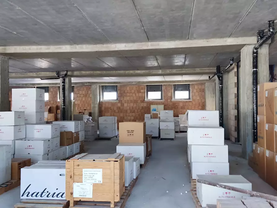 Immagine 12 di Palazzo in vendita  a Spinetoli