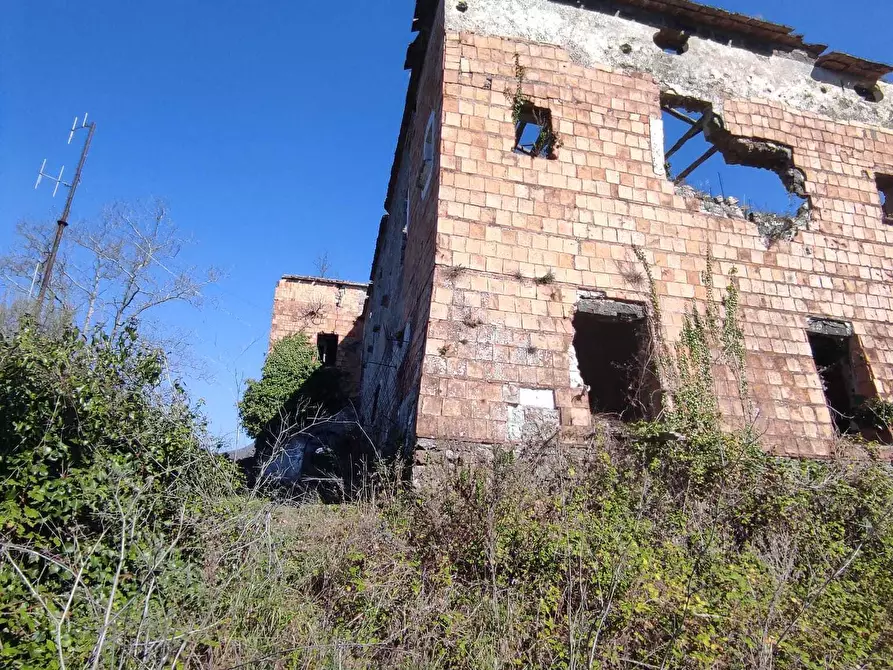 Immagine 16 di Palazzo in vendita  a Fisciano