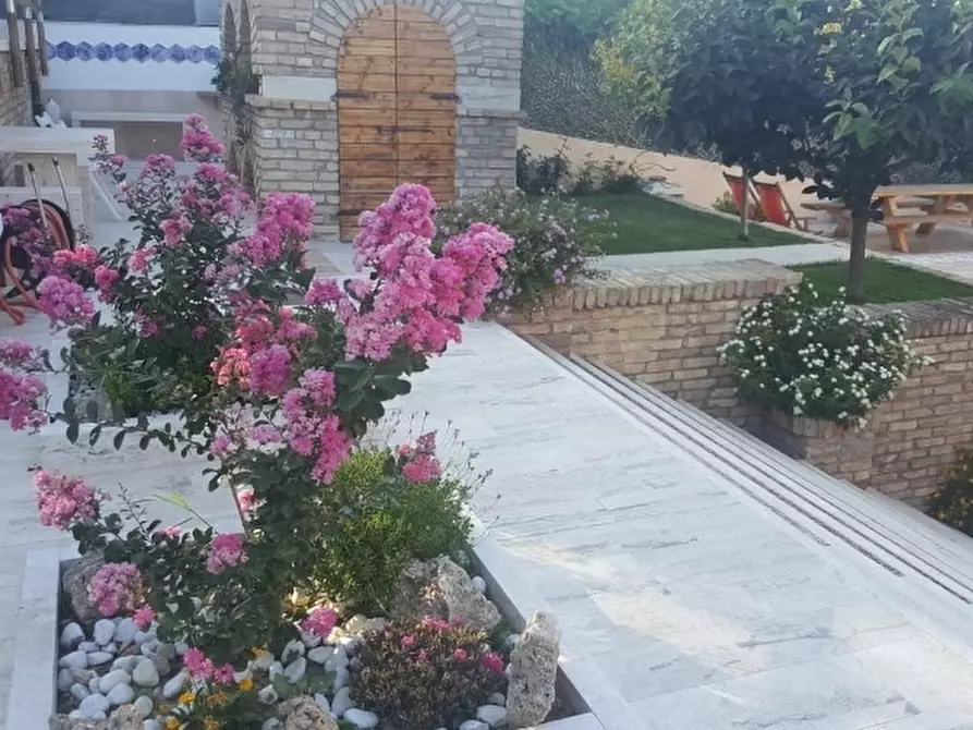 Immagine 10 di Villa in vendita  a Tortoreto