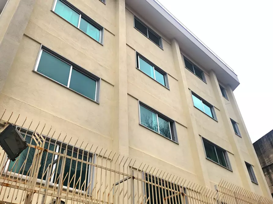 Immagine 49 di Palazzo in affitto  a Napoli