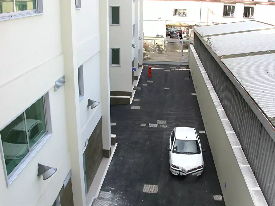 Immagine 18 di Palazzo in vendita  a Napoli