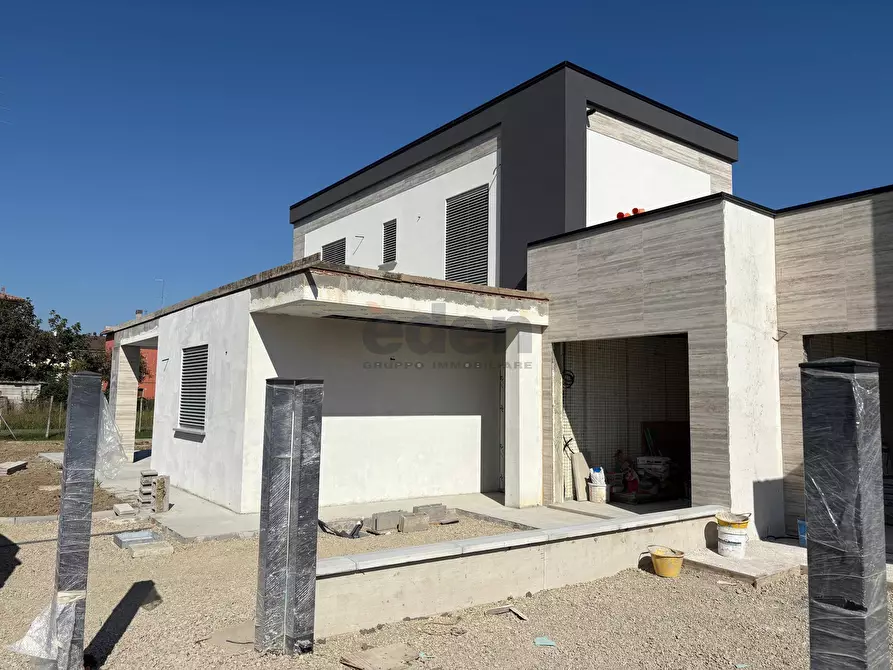 Immagine 2 di Villa in vendita  in Via Pietro Melecchi SNC a Castelfranco Emilia