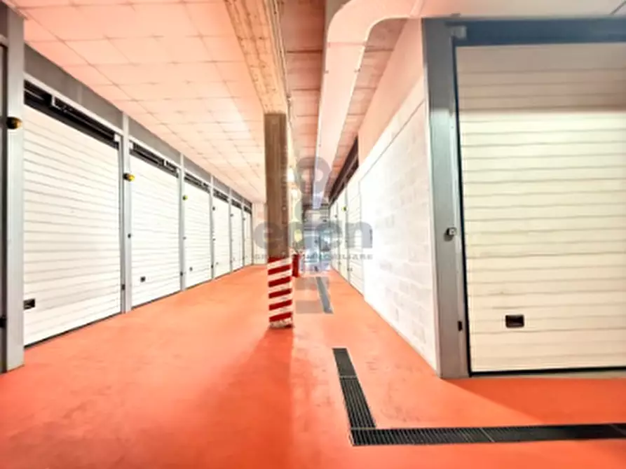 Immagine 5 di Garage in vendita  in Viale A. Tassoni 4 a Modena