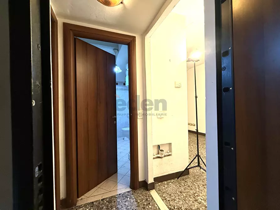 Immagine 38 di Quadrilocale in vendita  a Modena