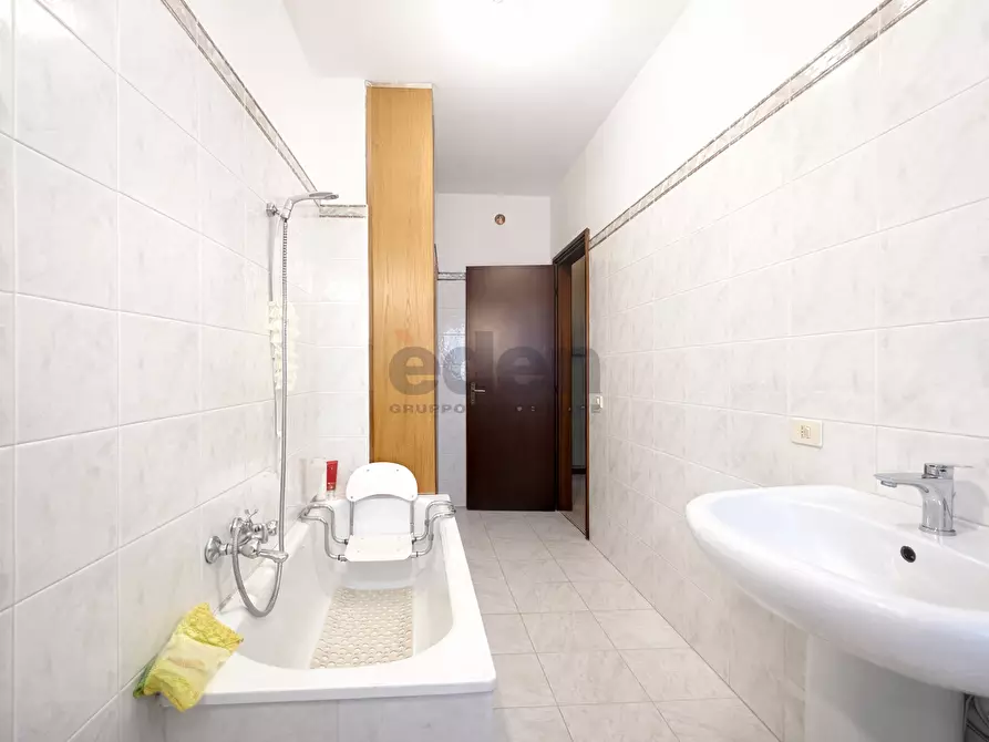 Immagine 8 di Trilocale in vendita  in Viale Leonardo da Vinci 85 a Modena