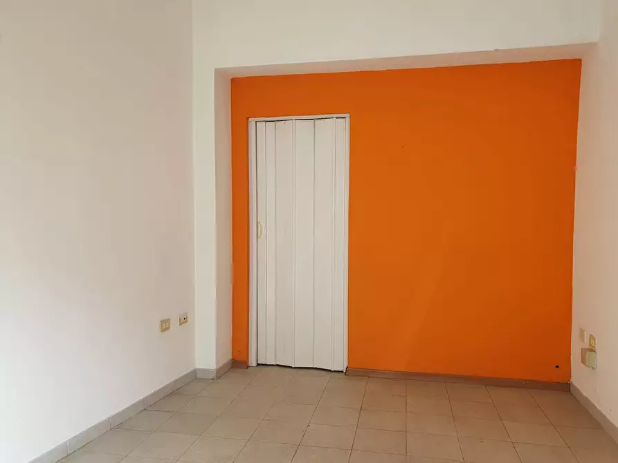 Immagine 6 di Locale commerciale in vendita  a Monserrato