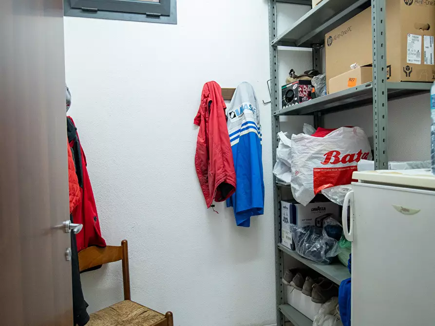 Immagine 32 di Attività artigianale in vendita  a Quartu Sant'elena