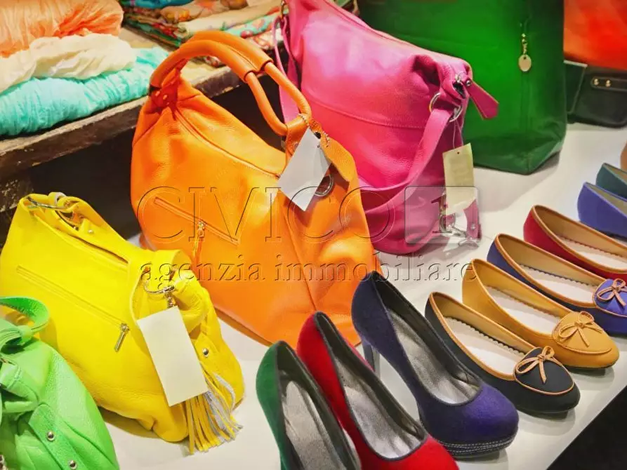 Immagine 9 di Locale commerciale in affitto  in Viale Po a Rubano