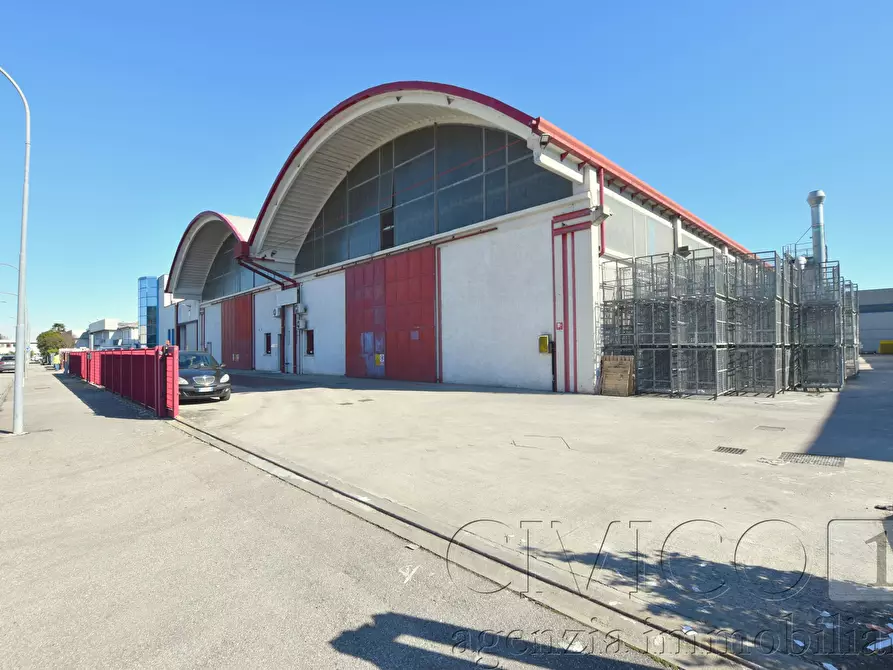 Immagine 10 di Attività artigianale in affitto  in Viale dell' Industria a Rubano