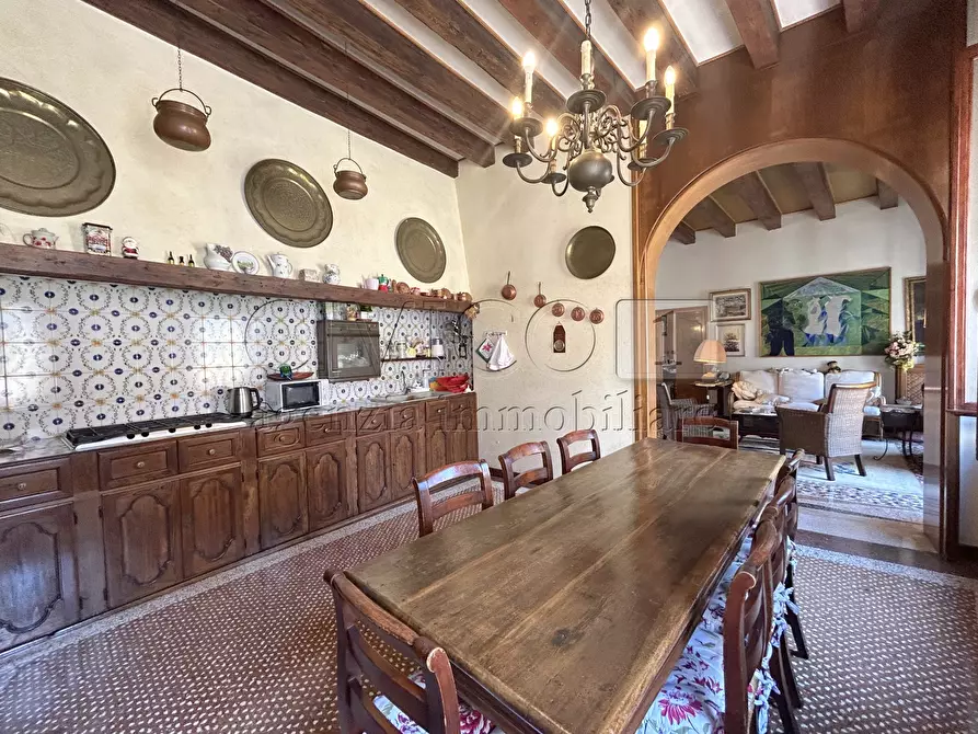 Immagine 25 di Appartamento in vendita  in Sotoportego Widmann a Venezia