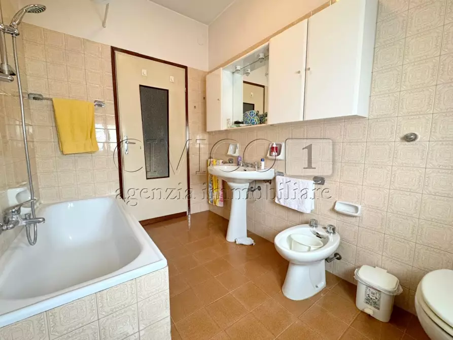 Immagine 13 di Casa bifamiliare in vendita  in Viale Martiri della Liberazione 61 a Carmignano Di Brenta