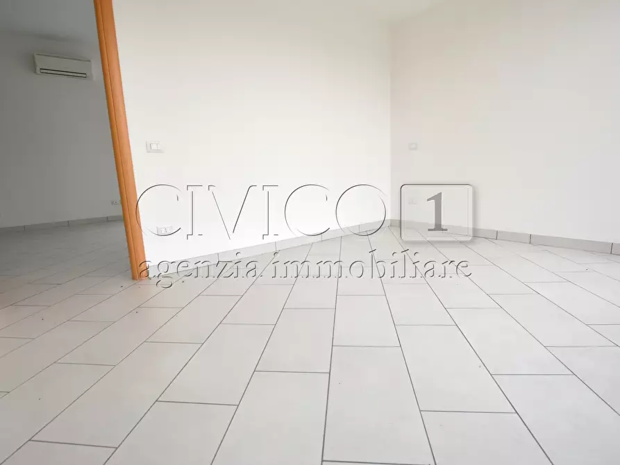 Immagine 17 di Locale commerciale in affitto  in Via Buccia a Limena