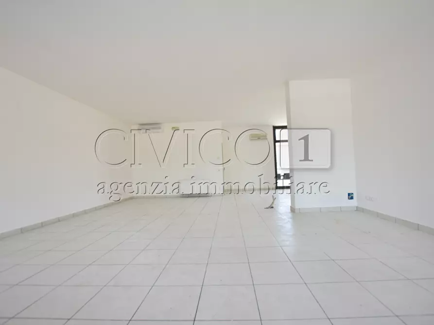 Immagine 5 di Locale commerciale in affitto  in Via San Martino a Vigodarzere