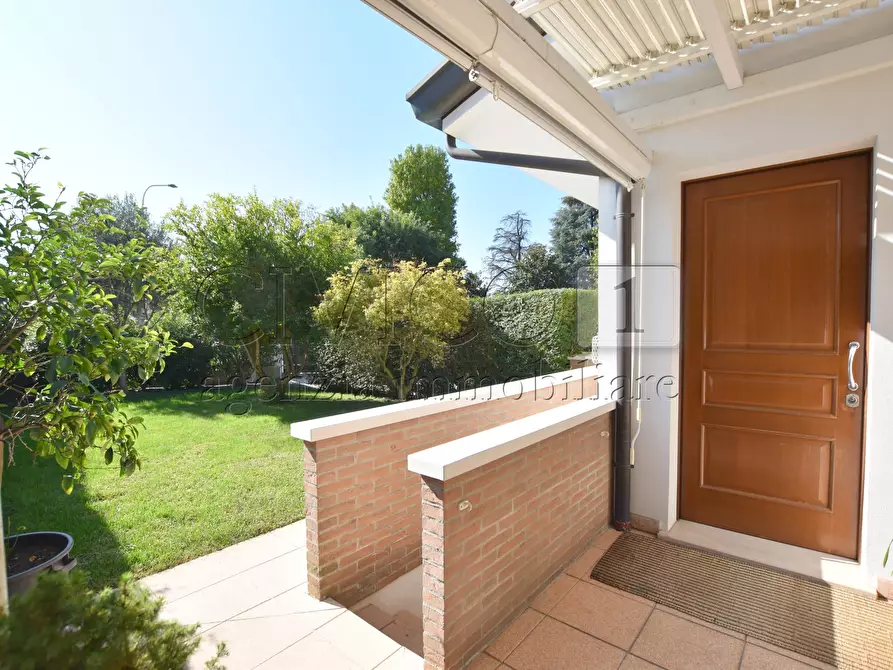 Immagine 3 di Villa in vendita  in Via Verona a Saonara