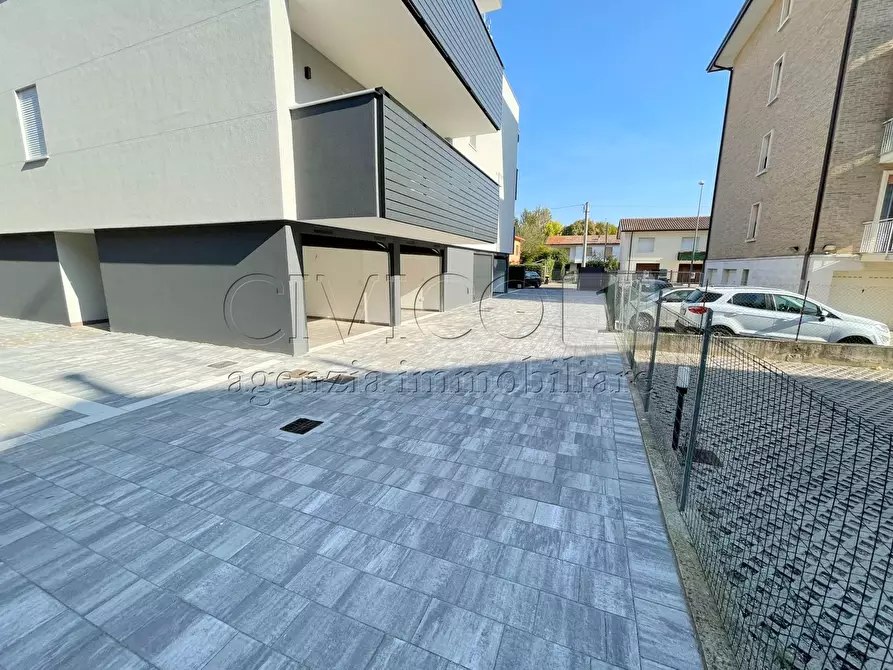 Immagine 7 di Garage in affitto  in via eulero 33 a Padova