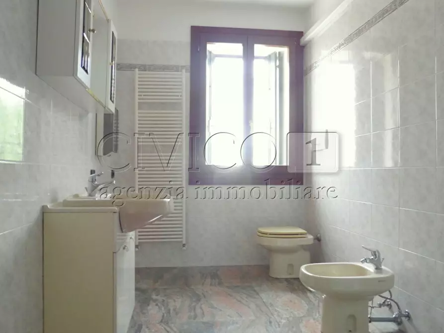 Immagine 8 di Ufficio in affitto  in via Pola a Torri Di Quartesolo