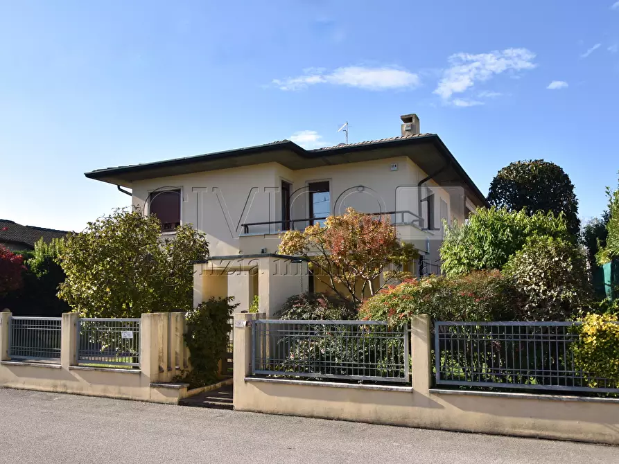 Immagine 5 di Villa in vendita  in Via Fiume 1 a Torri Di Quartesolo
