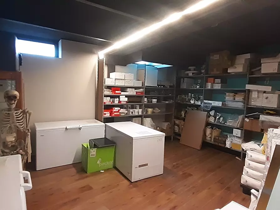 Immagine 10 di Locale commerciale in affitto  in Via Milano 94 a Somma Lombardo